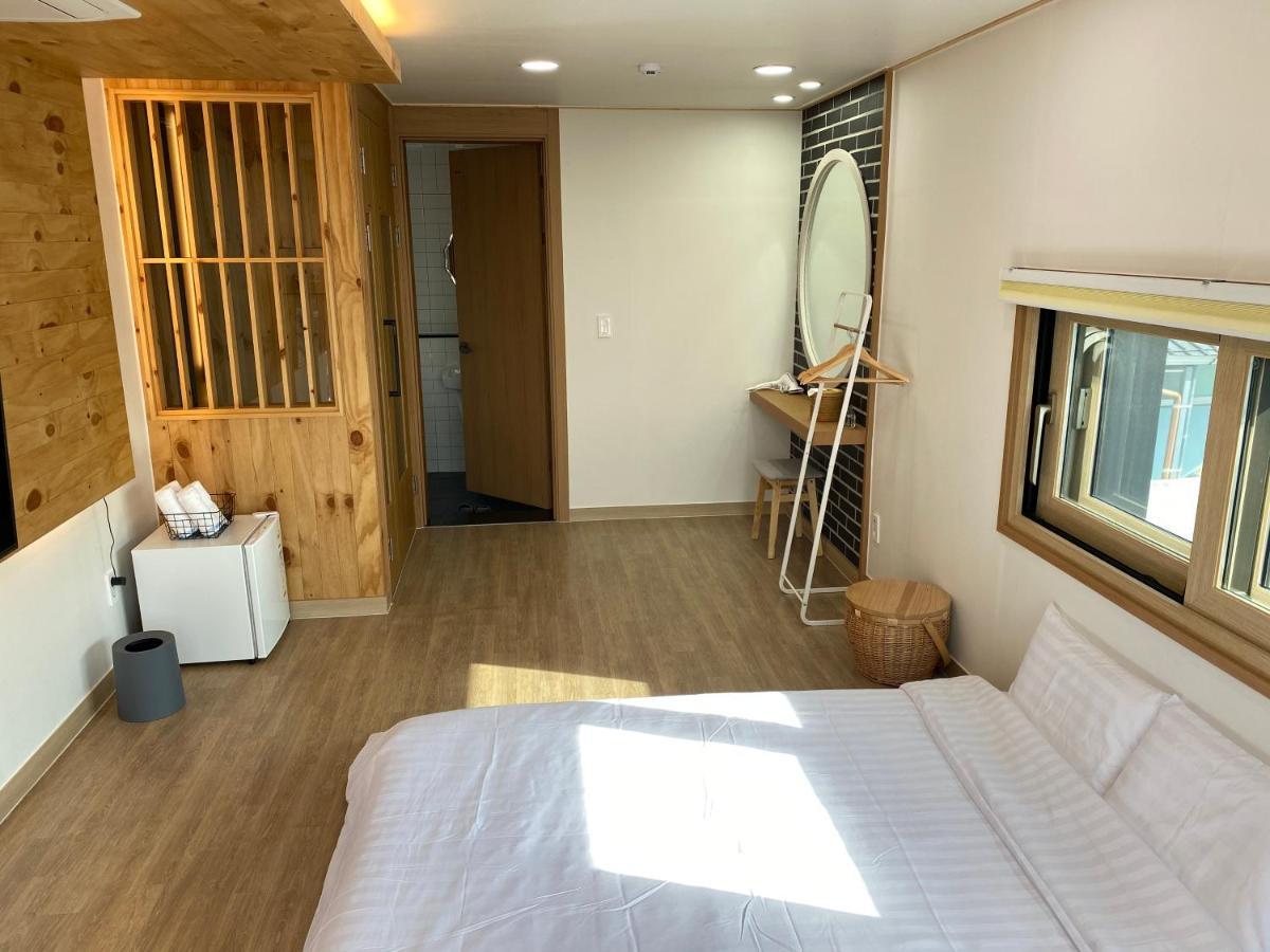 38Th Street Guesthouse Мокпо Екстериор снимка